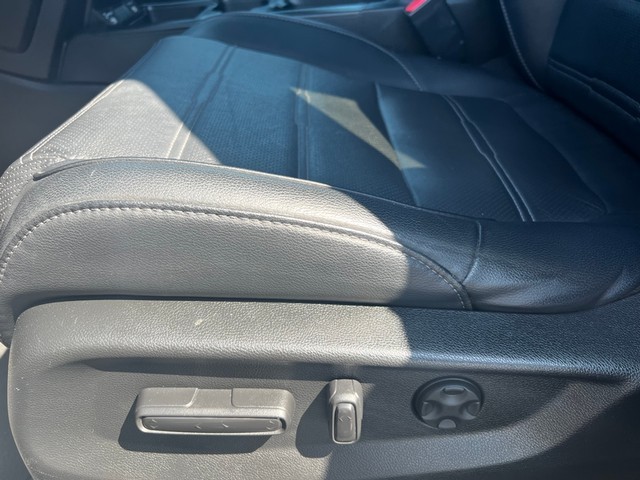 Honda CR-V Vehicle Full-screen Gallery Image 23