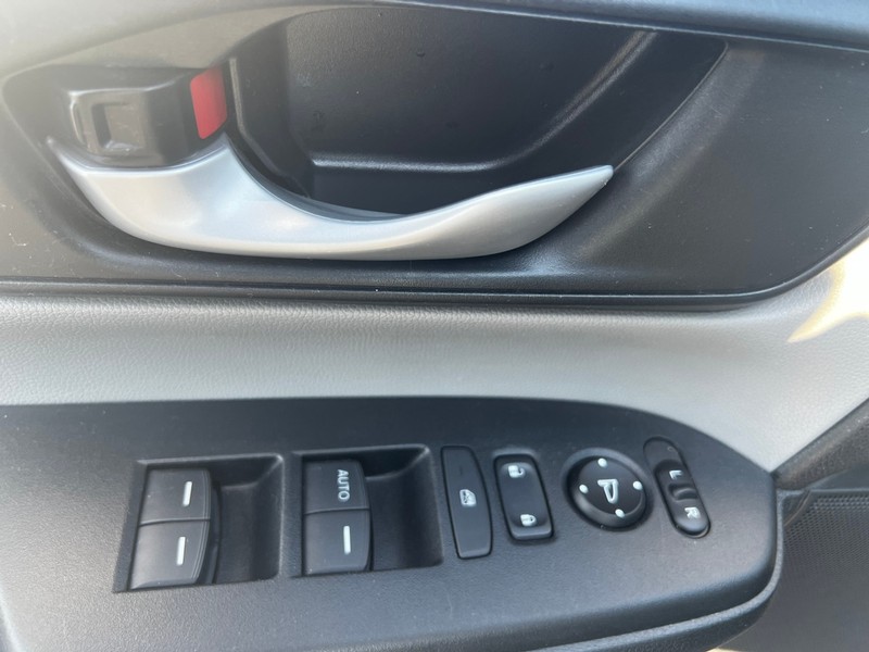 Honda CR-V Vehicle Full-screen Gallery Image 19