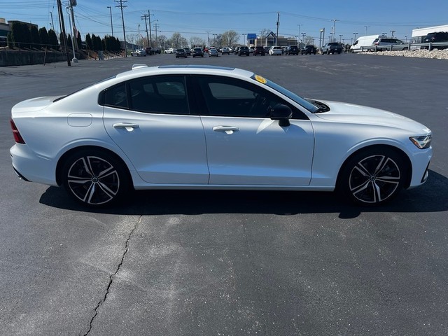 Volvo S60 Recharge Vehicle Full-screen Gallery Image 02