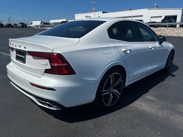 Volvo S60 Recharge Vehicle Full-screen Gallery Image 03