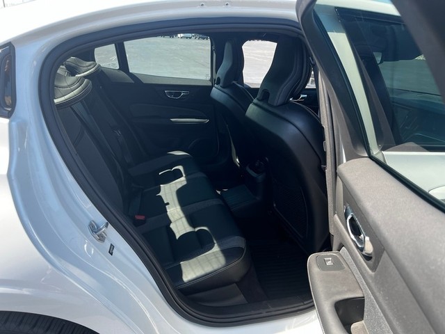 Volvo S60 Recharge Vehicle Full-screen Gallery Image 10