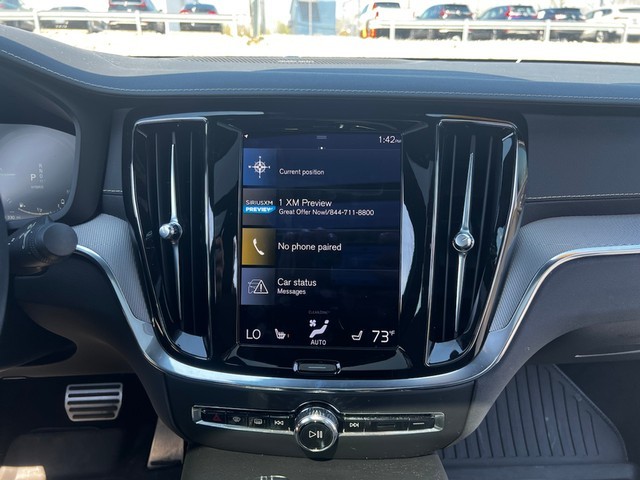 Volvo S60 Recharge Vehicle Full-screen Gallery Image 13