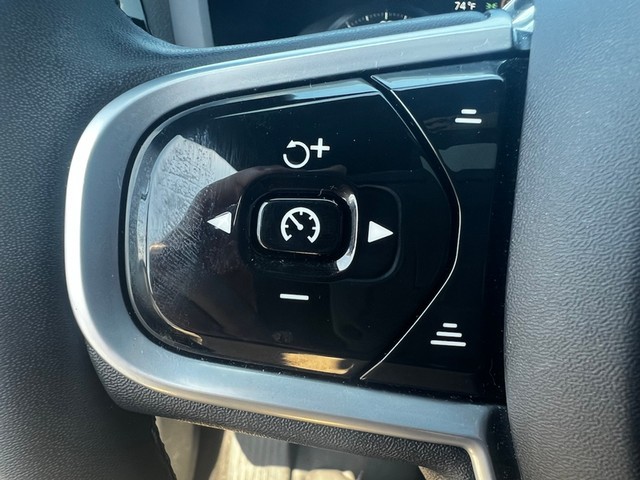 Volvo S60 Recharge Vehicle Full-screen Gallery Image 23