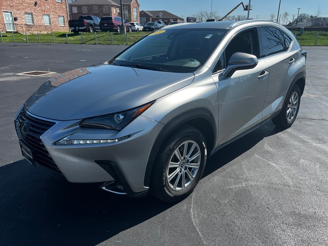 Lexus NX Vehicle Full-screen Gallery Image 08