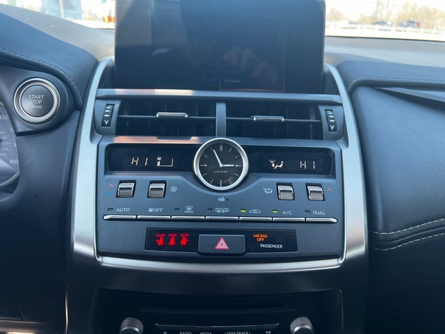 Lexus NX Vehicle Full-screen Gallery Image 14