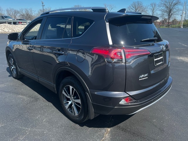 Toyota RAV4 Vehicle Full-screen Gallery Image 06