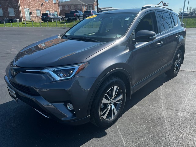 Toyota RAV4 Vehicle Full-screen Gallery Image 08