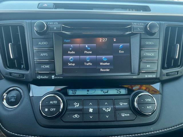 Toyota RAV4 Vehicle Full-screen Gallery Image 13