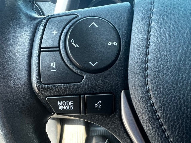 Toyota RAV4 Vehicle Full-screen Gallery Image 23