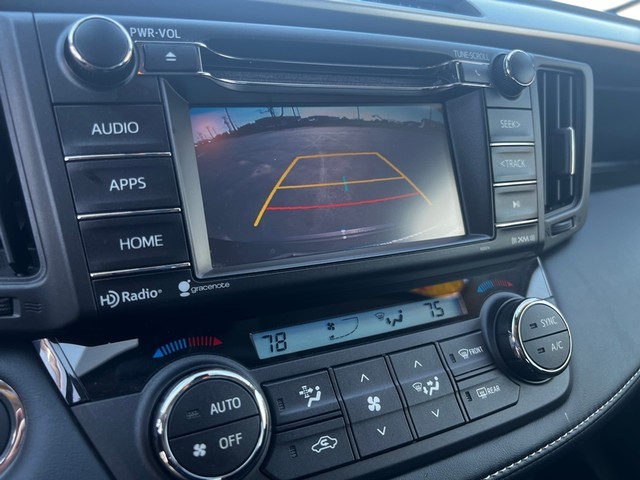 Toyota RAV4 Vehicle Full-screen Gallery Image 26