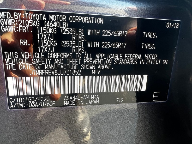 Toyota RAV4 Vehicle Full-screen Gallery Image 22