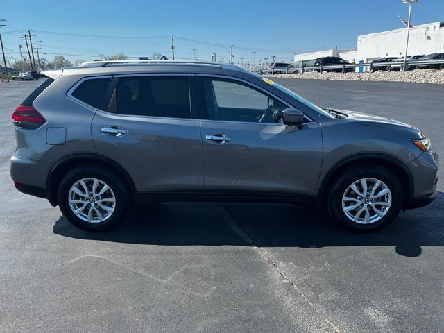 Nissan Rogue Vehicle Full-screen Gallery Image 02