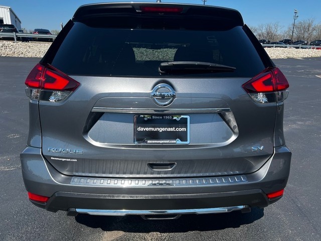 Nissan Rogue Vehicle Full-screen Gallery Image 04