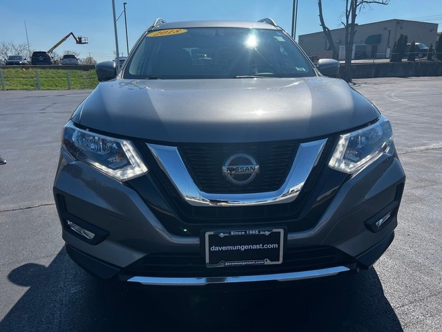 Nissan Rogue Vehicle Full-screen Gallery Image 09