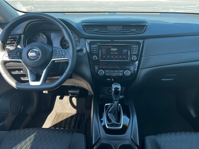 Nissan Rogue Vehicle Full-screen Gallery Image 11