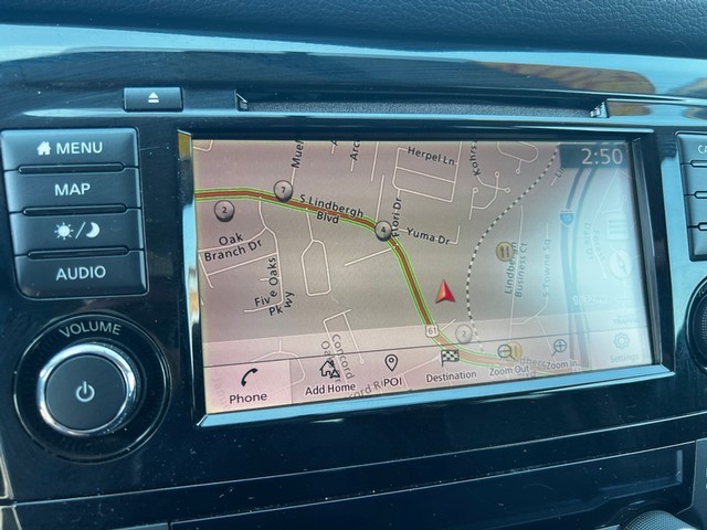 Nissan Rogue Vehicle Full-screen Gallery Image 25