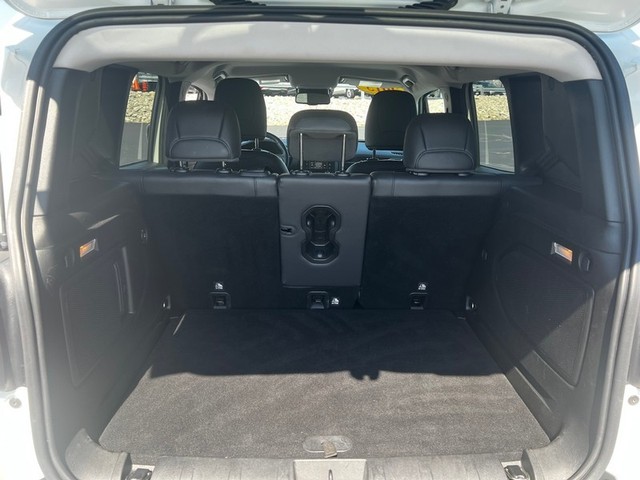 Jeep Renegade Vehicle Full-screen Gallery Image 05