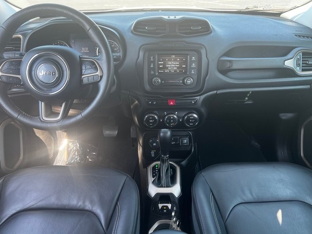 Jeep Renegade Vehicle Full-screen Gallery Image 11