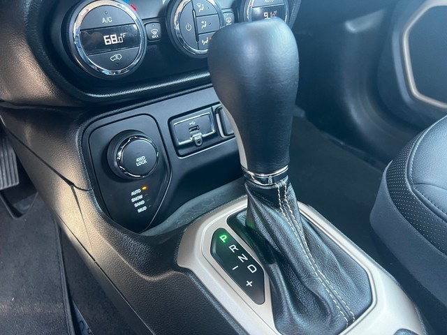 Jeep Renegade Vehicle Full-screen Gallery Image 14