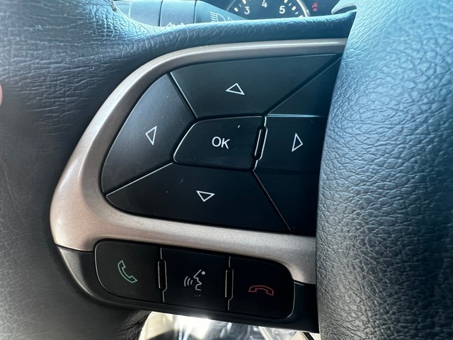 Jeep Renegade Vehicle Full-screen Gallery Image 21