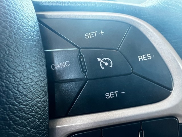 Jeep Renegade Vehicle Full-screen Gallery Image 22