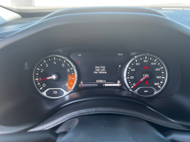 Jeep Renegade Vehicle Full-screen Gallery Image 23