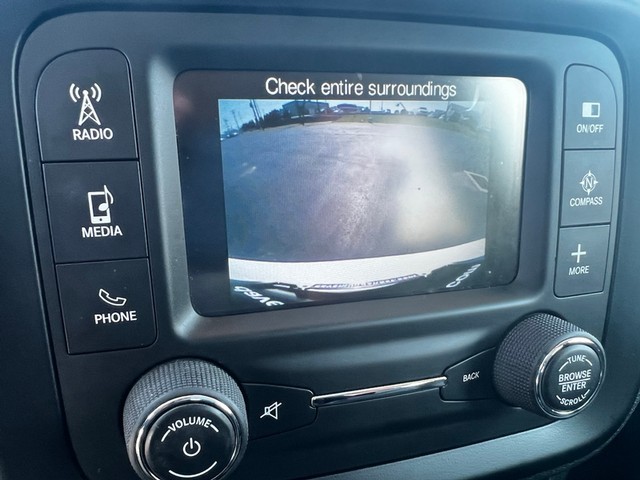 Jeep Renegade Vehicle Full-screen Gallery Image 24