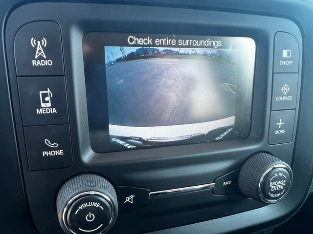 Jeep Renegade Vehicle Full-screen Gallery Image 25