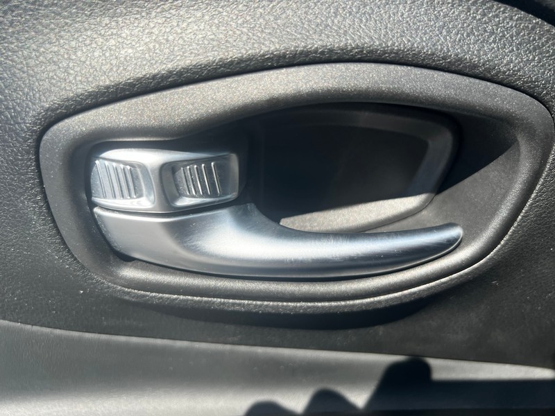 Jeep Renegade Vehicle Full-screen Gallery Image 19