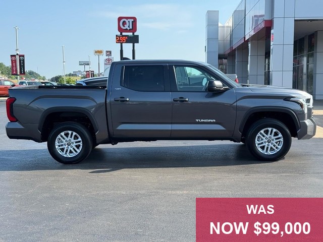 Toyota Tundra 4WD Vehicle Full-screen Gallery Image 02