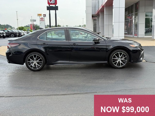 Toyota Camry Vehicle Full-screen Gallery Image 02