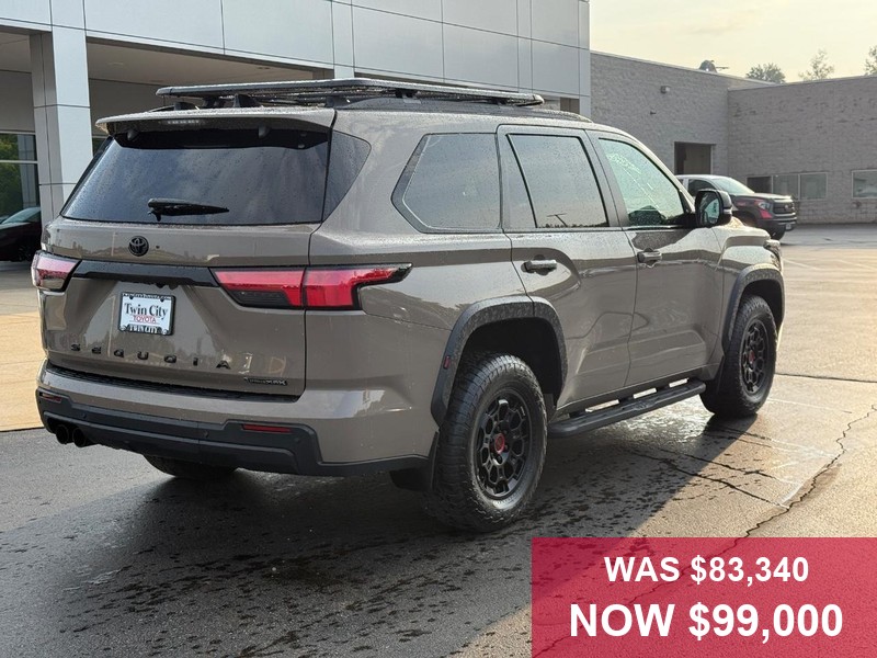 Toyota Sequoia Vehicle Full-screen Gallery Image 03