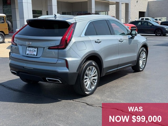 Cadillac XT4 Vehicle Full-screen Gallery Image 03