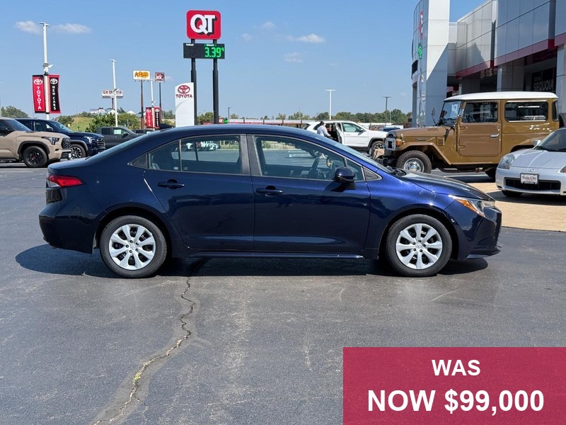 Toyota Corolla Vehicle Full-screen Gallery Image 02