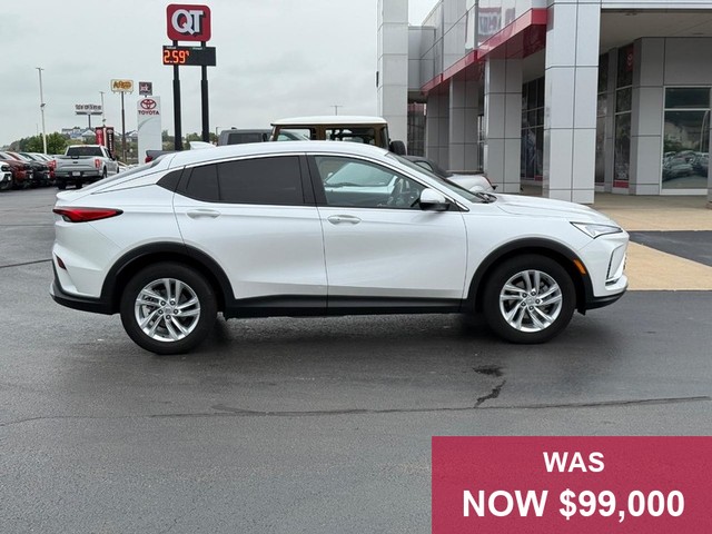 Buick Envista Vehicle Full-screen Gallery Image 02