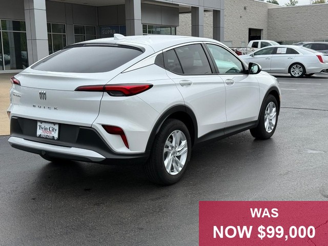 Buick Envista Vehicle Full-screen Gallery Image 03