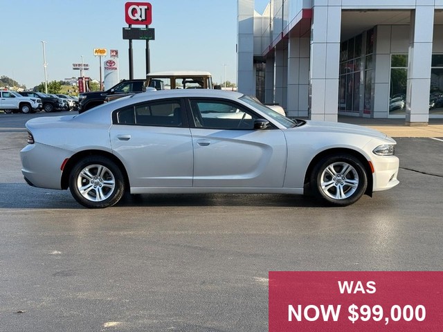 Dodge Charger Vehicle Full-screen Gallery Image 02