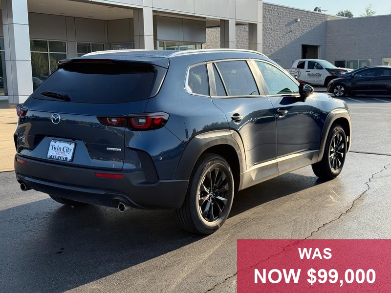 Mazda CX-50 Vehicle Full-screen Gallery Image 03