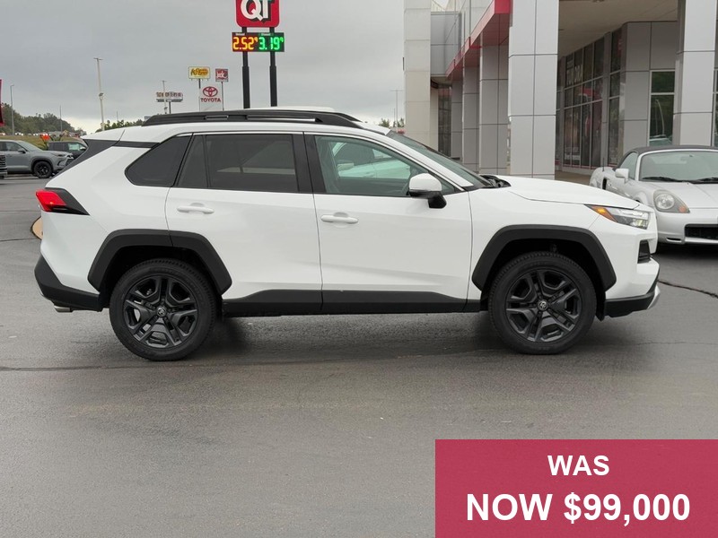 Toyota RAV4 Vehicle Full-screen Gallery Image 02