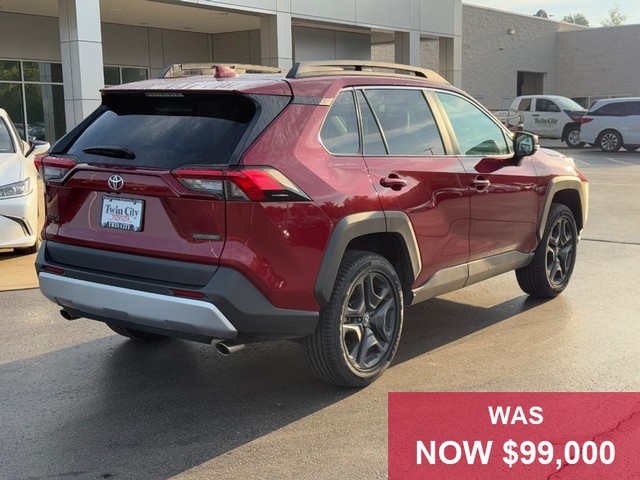 Toyota RAV4 Vehicle Full-screen Gallery Image 03