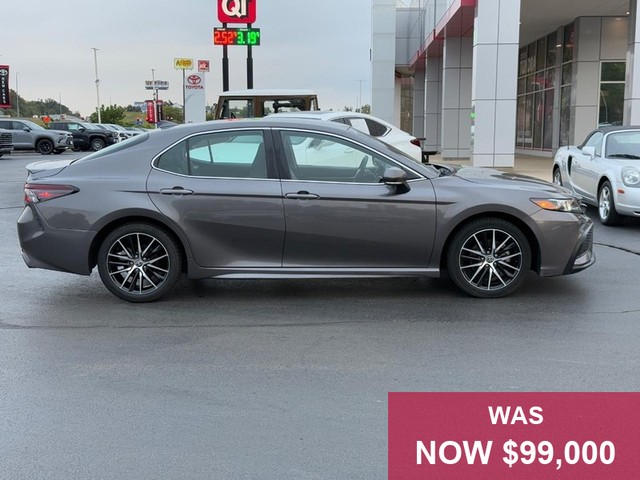 Toyota Camry Vehicle Full-screen Gallery Image 02