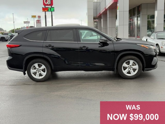 Toyota Highlander Vehicle Full-screen Gallery Image 02