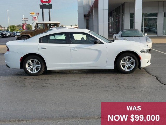 Dodge Charger Vehicle Full-screen Gallery Image 02