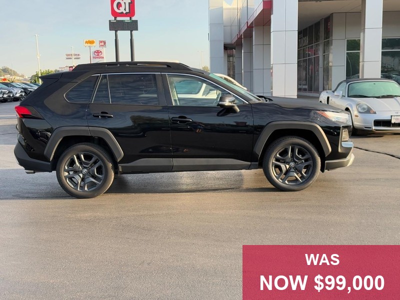 Toyota RAV4 Vehicle Full-screen Gallery Image 02