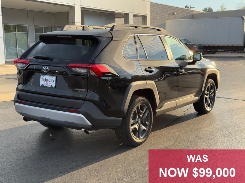 Toyota RAV4 Vehicle Full-screen Gallery Image 03