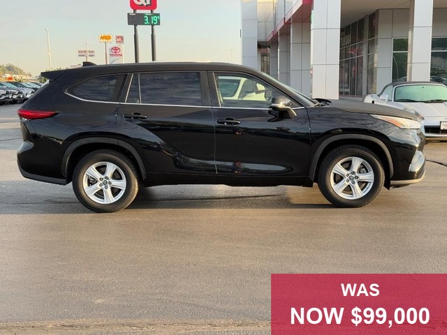 Toyota Highlander Vehicle Full-screen Gallery Image 02