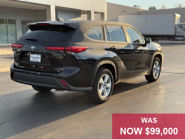 Toyota Highlander Vehicle Full-screen Gallery Image 03