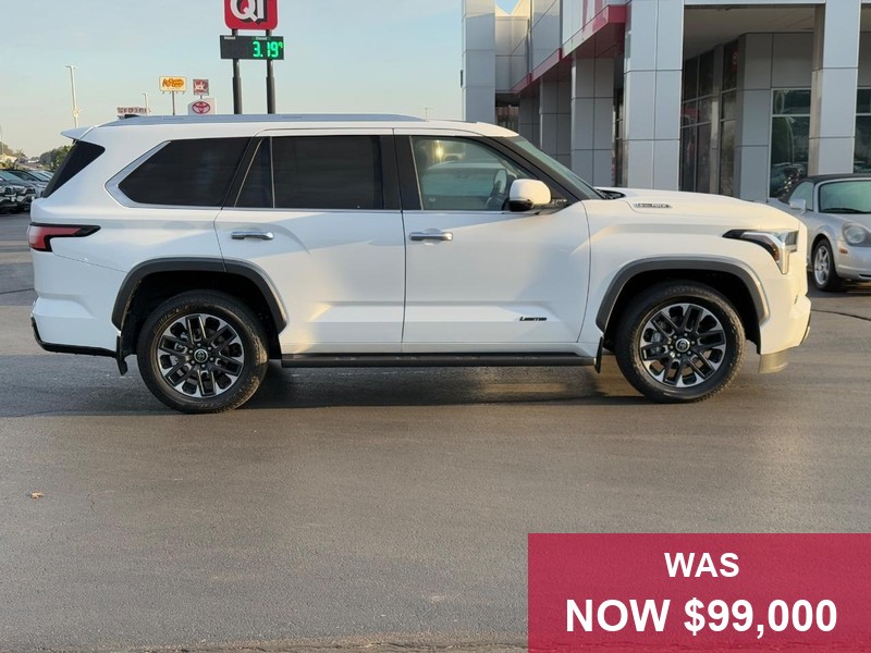 Toyota Sequoia Vehicle Full-screen Gallery Image 02