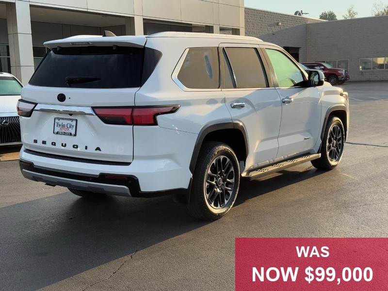 Toyota Sequoia Vehicle Full-screen Gallery Image 03