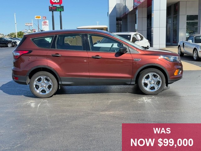 Ford Escape Vehicle Full-screen Gallery Image 02